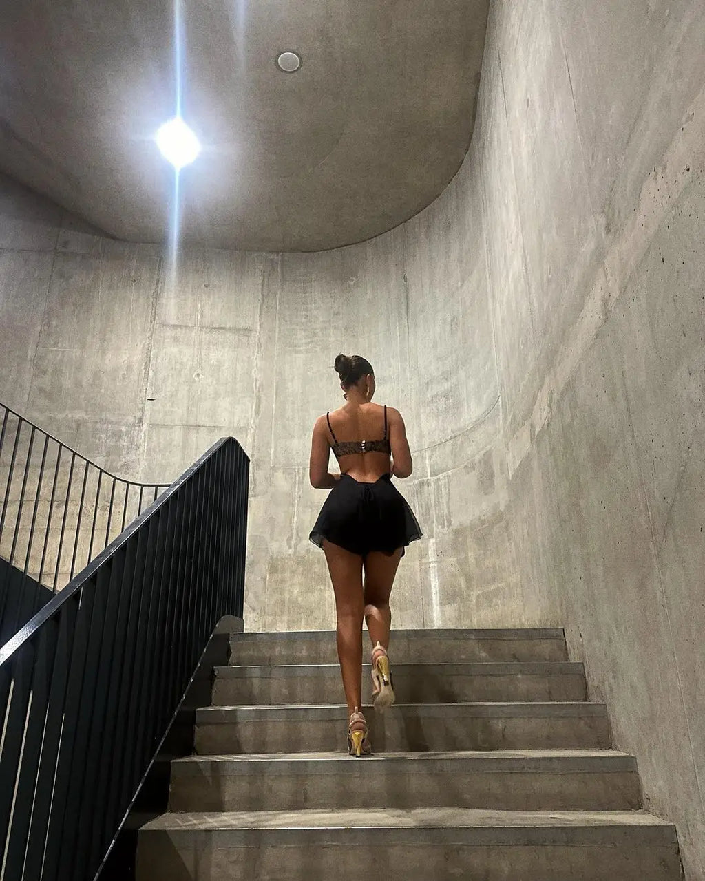 et Ellolace Sexy Adult Female dress shoulder Straps Backless Fancy Cut Out on Sides Bra Women Tutu Organza Outfit