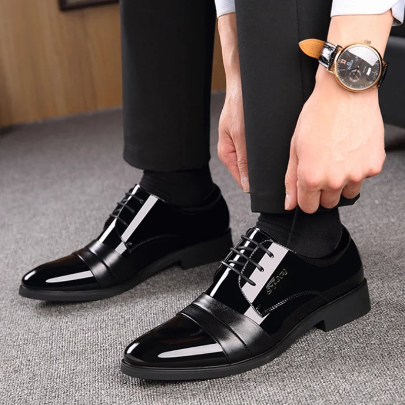 Social Shoe for Men Casual Business Patent Leather Shoes Man Bright Upper Pointed Toe 2025 Trend Office Suit Footwear New